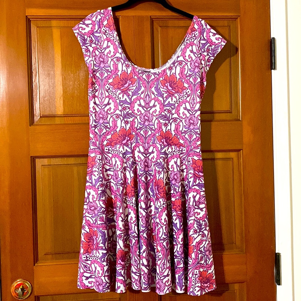 Blackmilk Cap Sleeved dress XL small tear but good condition